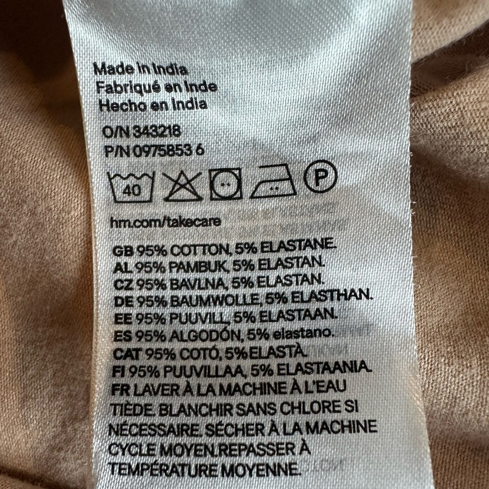 8/$20  H&M Divided Beige Cropped Top Large NWOT - Picture 3 of 5